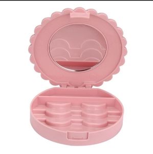 False eyelash holder